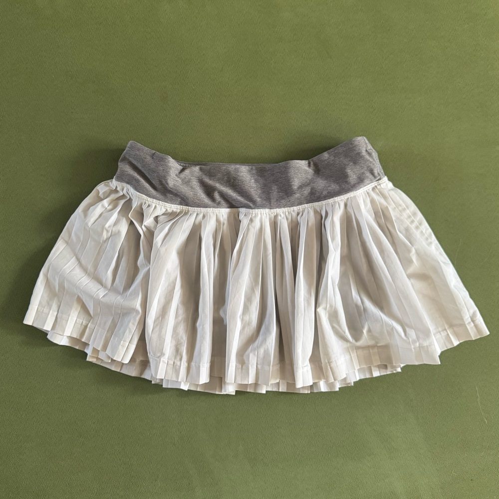 Lululemon Gray & White Skirt